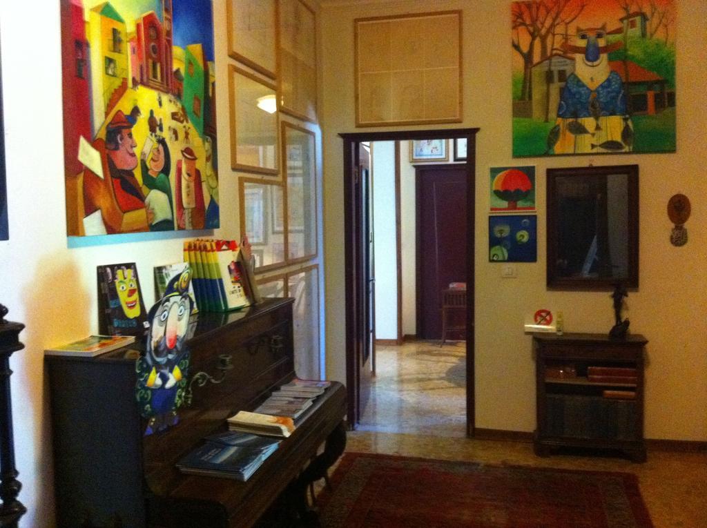 مبيت وإفطار Lomnago La Casa Creativa الغرفة الصورة